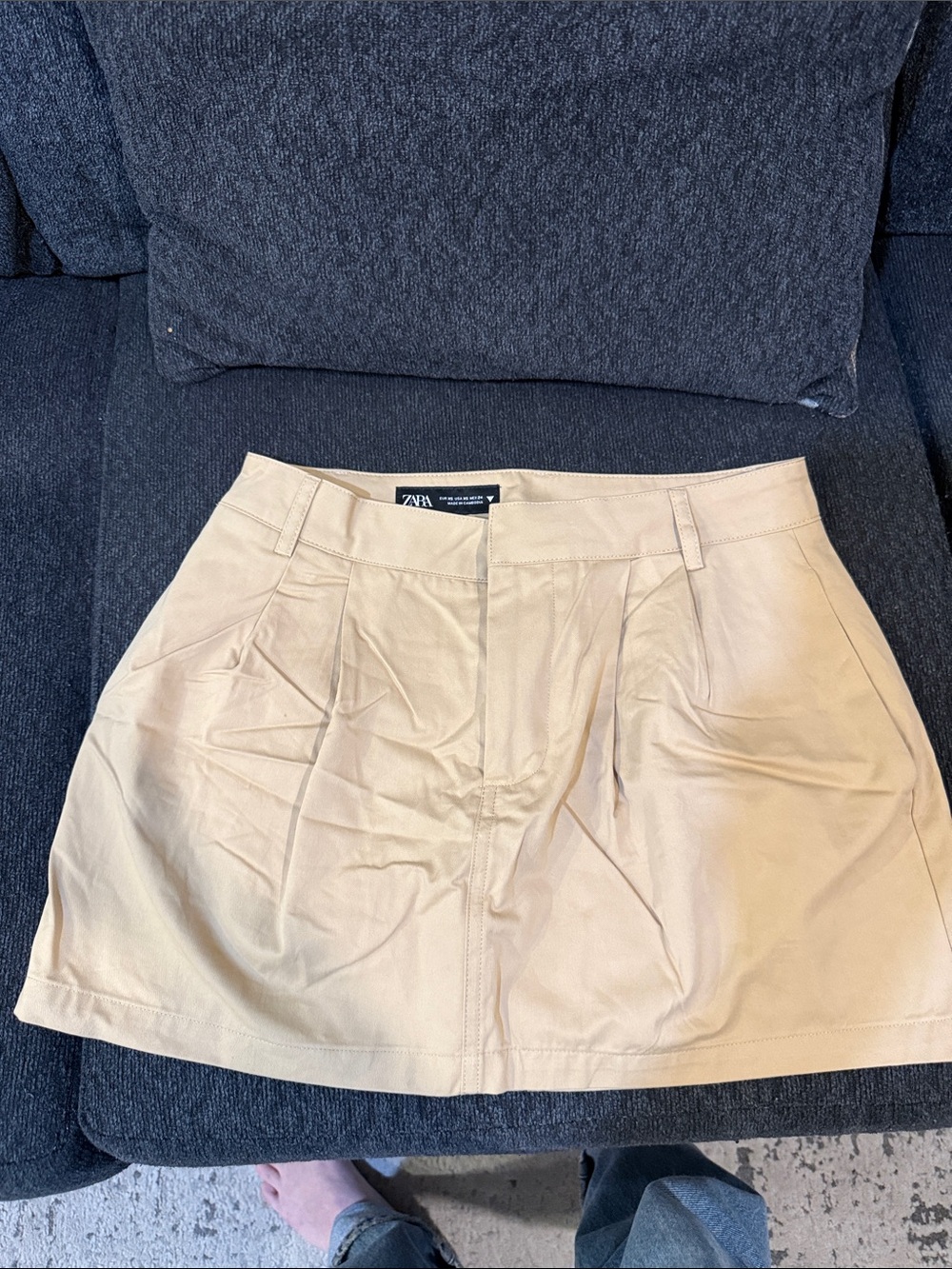 Zara Beige Pleated Mini Skirt